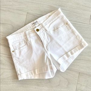 Frame Le cut off white jean denim shorts. Size 26